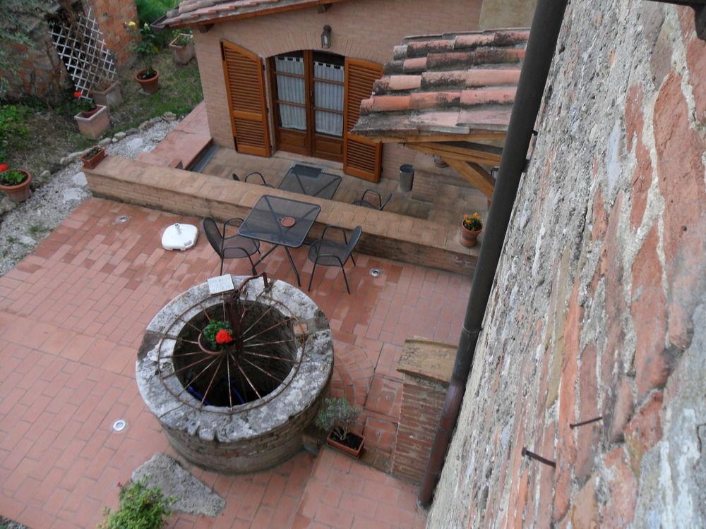 Fullino Nero Rta - Residenza Turistico Alberghiera Siena Eksteriør bilde
