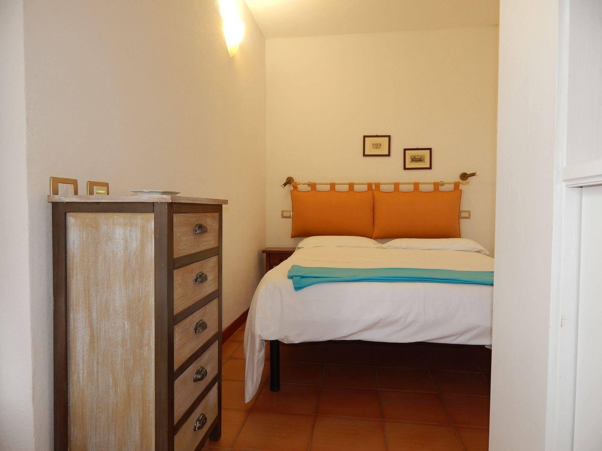 Fullino Nero Rta - Residenza Turistico Alberghiera Siena Eksteriør bilde